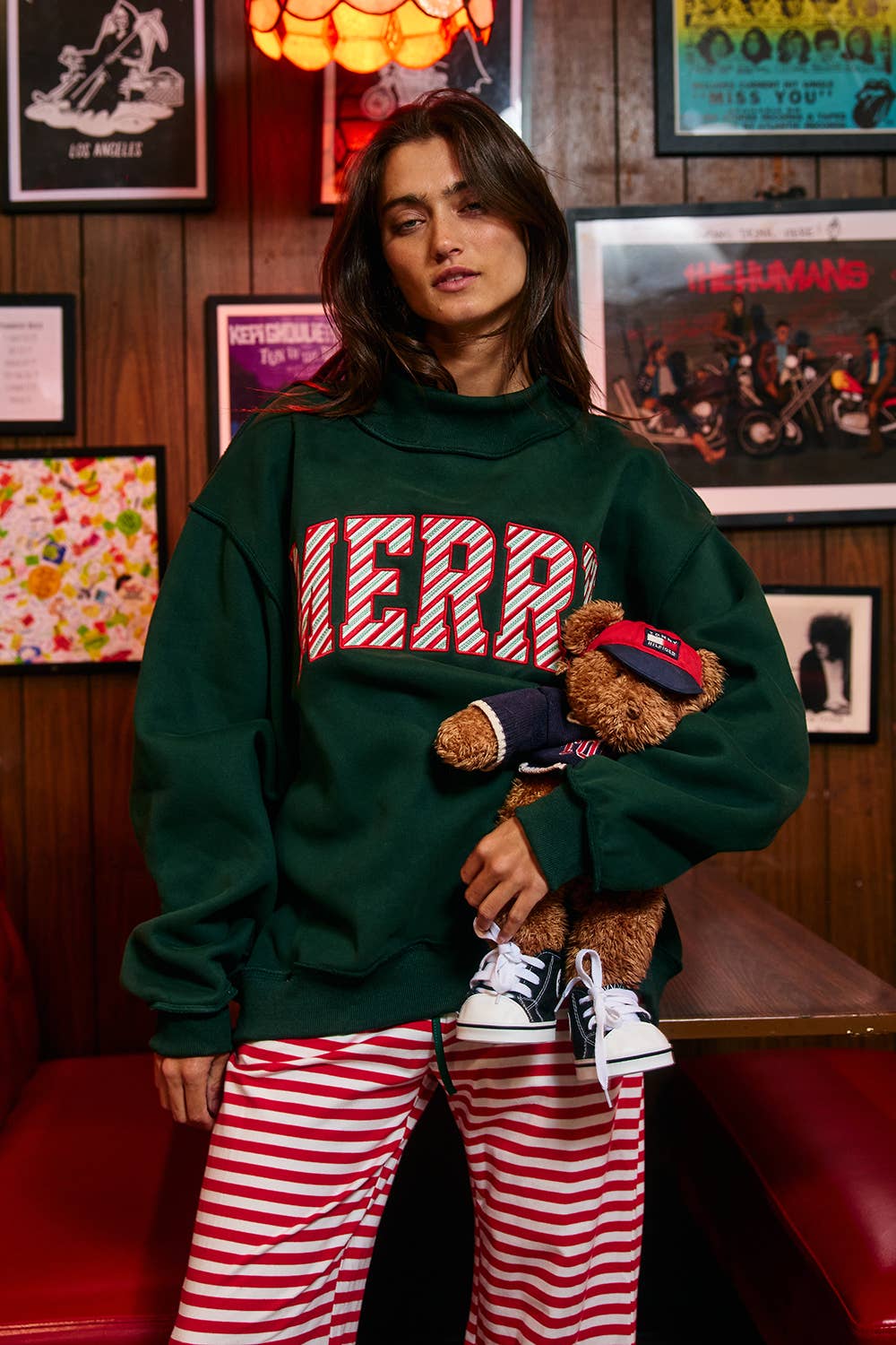 IT2594E-MERRY2 | 'MERRY' Embroidered Mock Neck Sweatshirt