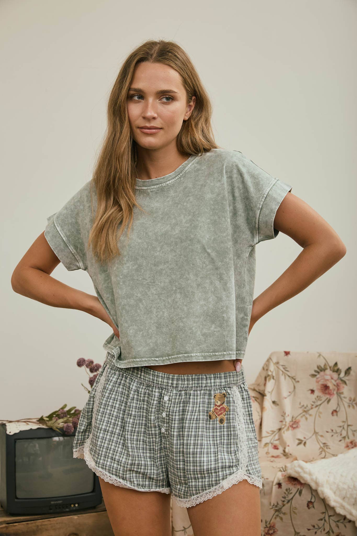 WASHED SHORT SLEEVE BOXY KNIT TOP : GREY
