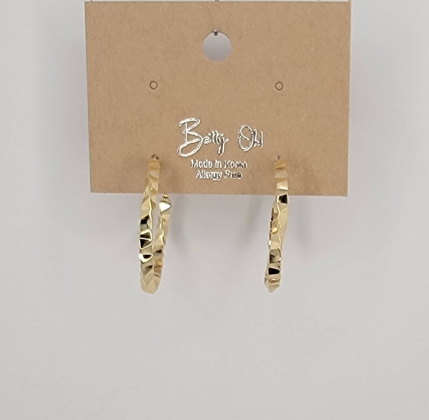 HOOP EARRINGS.