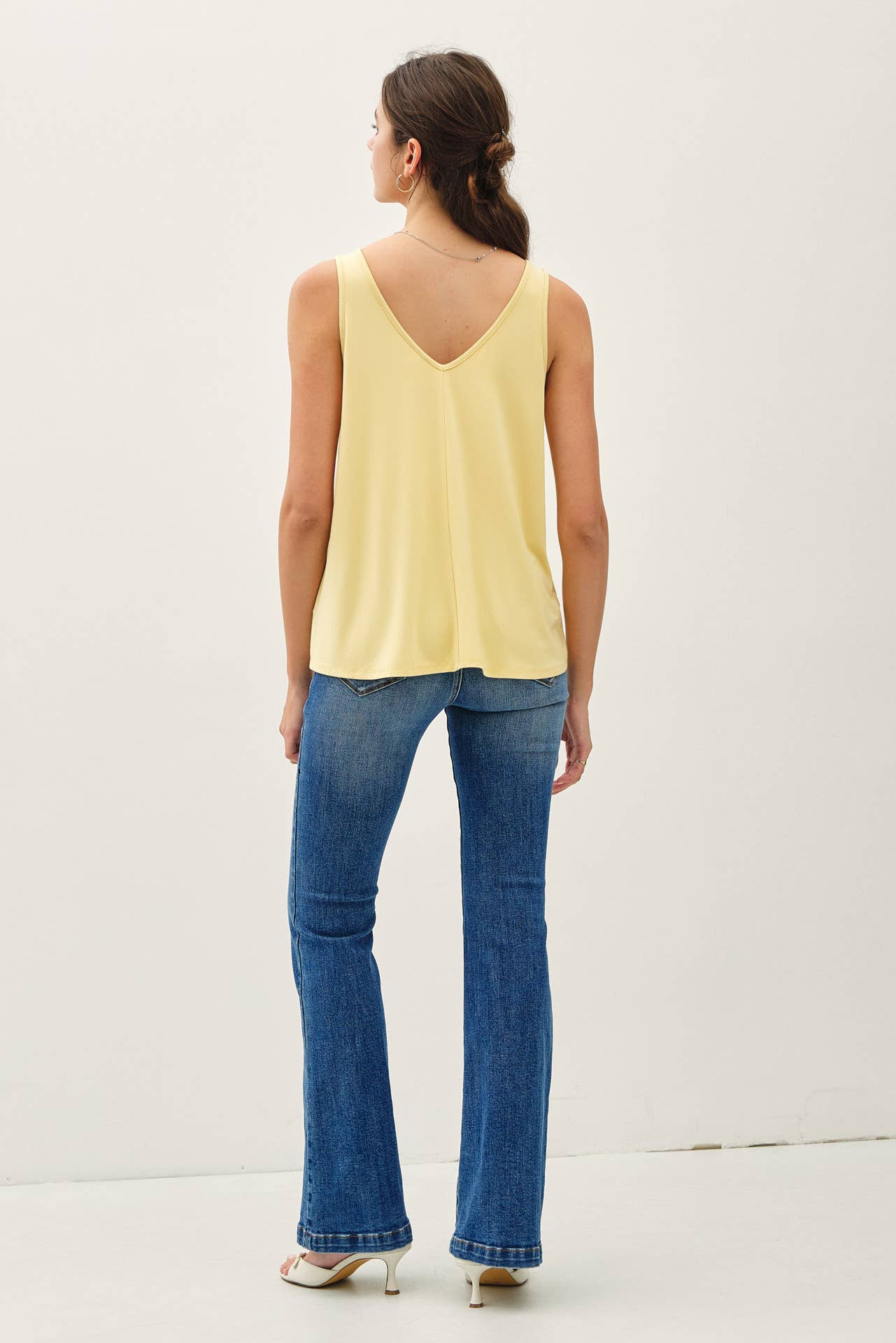 BAMBOO/MODAL BASIC V-NECK TANK