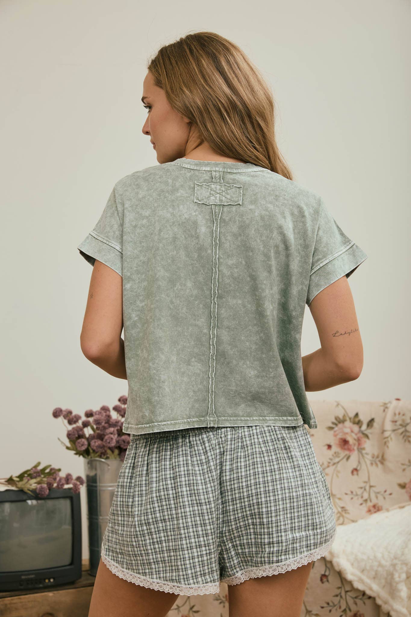 WASHED SHORT SLEEVE BOXY KNIT TOP : GREY