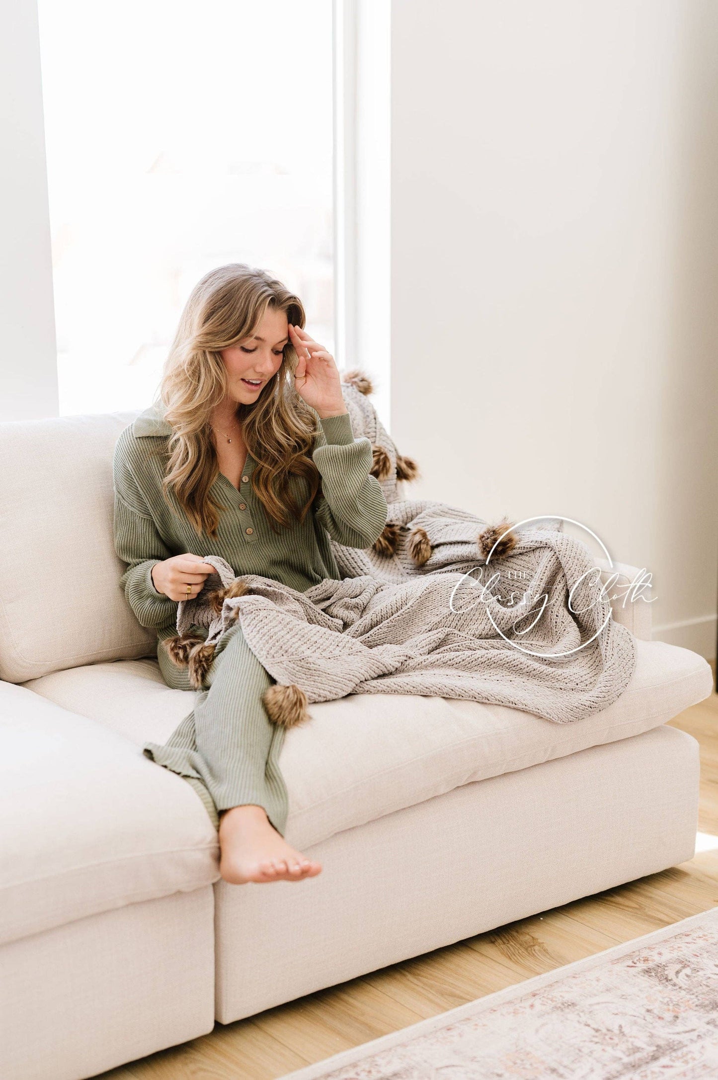 Chenille Pom Blanket Grey
