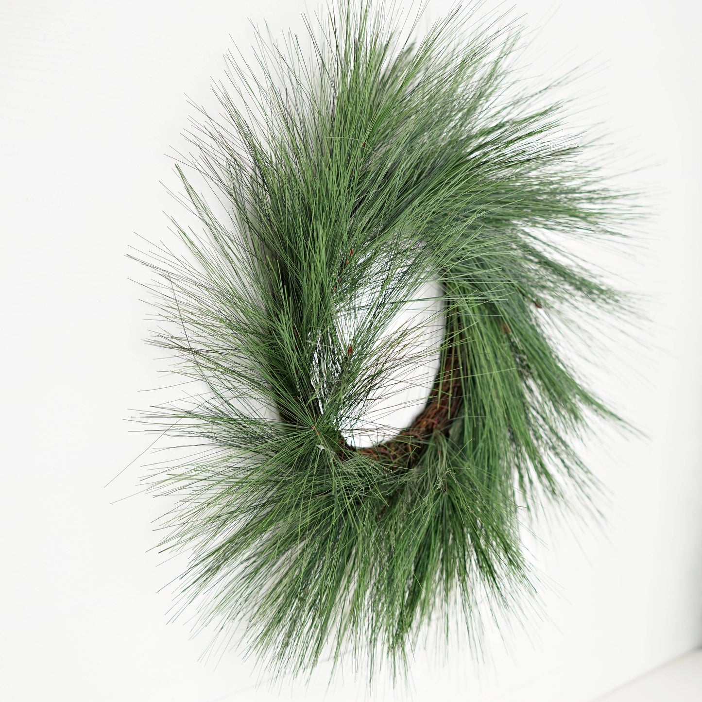 510180- 28in(10)Twig Wreath-Evergreen Jumbo Needle Pine