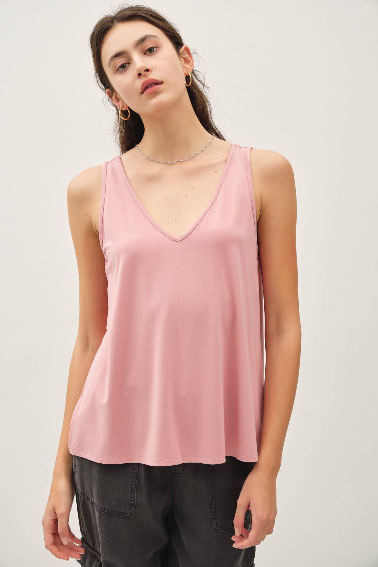 BAMBOO/MODAL BASIC V-NECK TANK