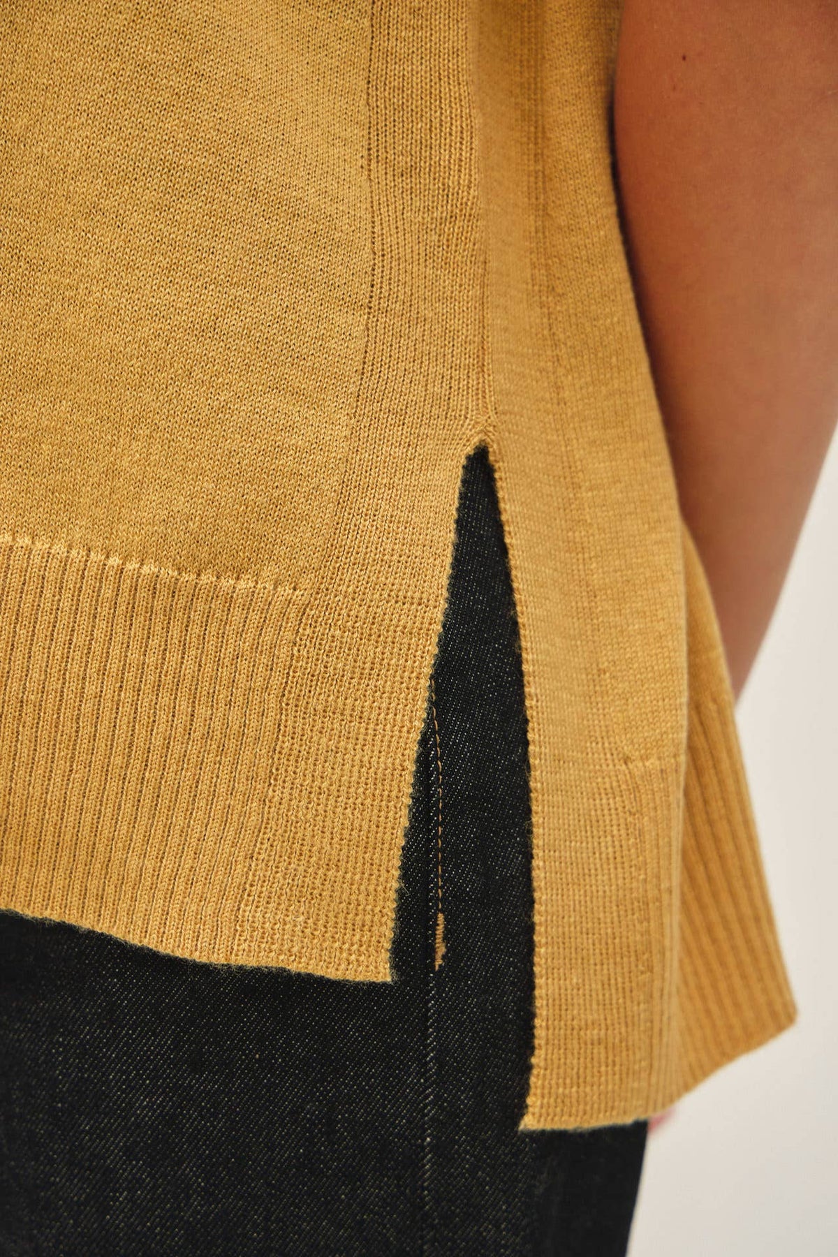 Side Split Shortsleeve Sweater