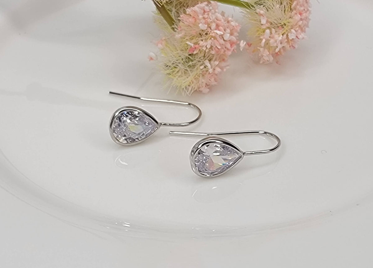 TEARDROP FISH HOOK EARRINGS.