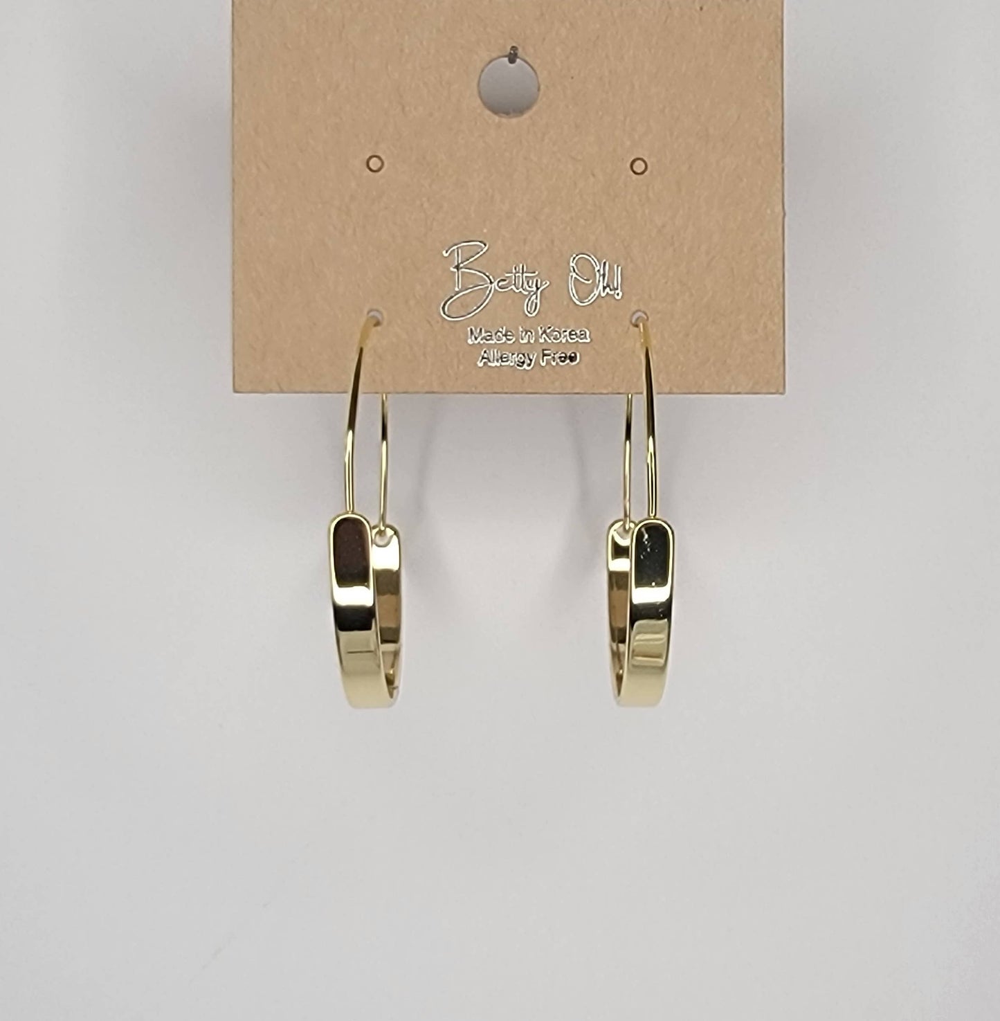 TURNISH FREE HOOP EARRINGS.