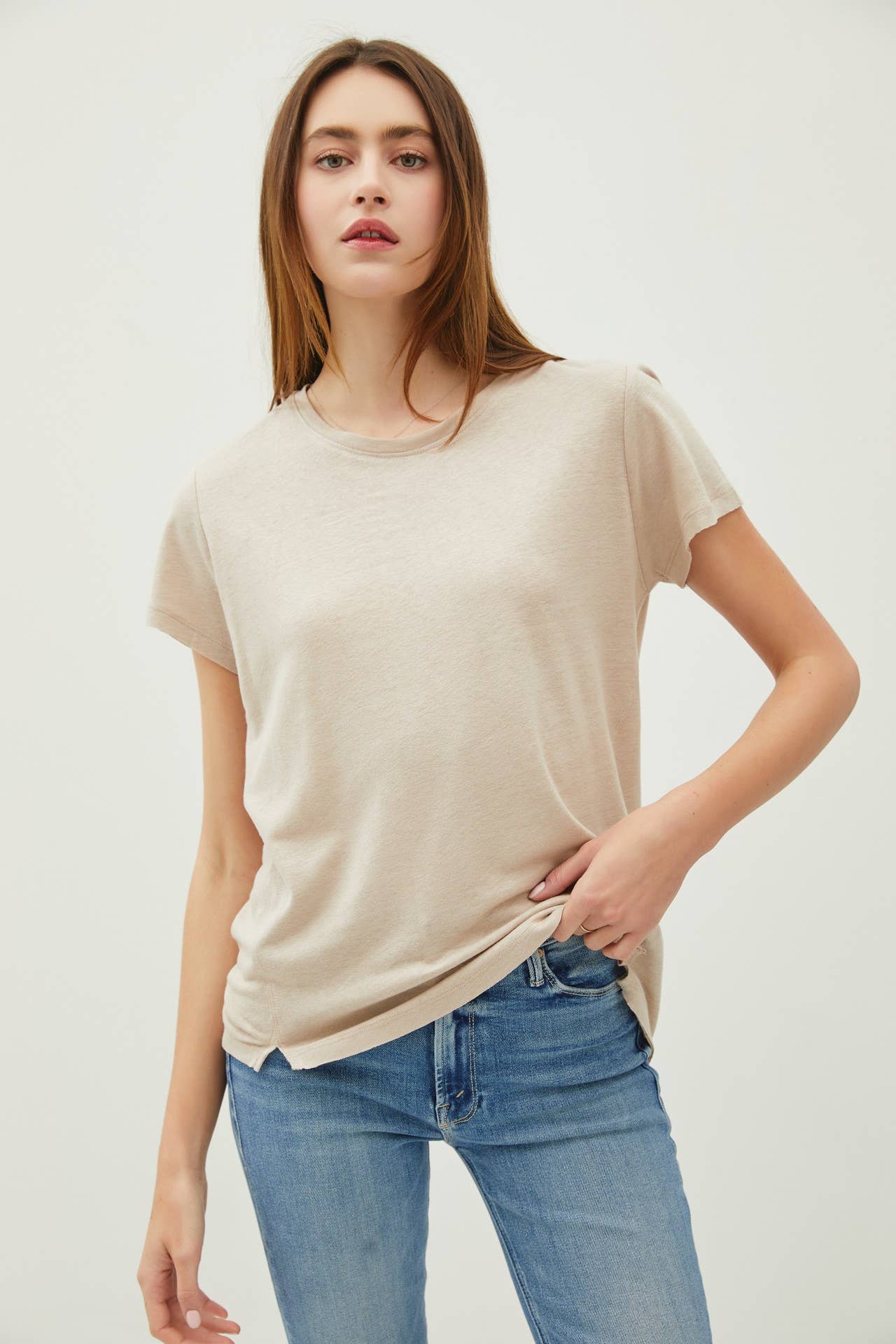 LINEN CLASSIC ROUND NECK SPLIT HEM T-SHIRT